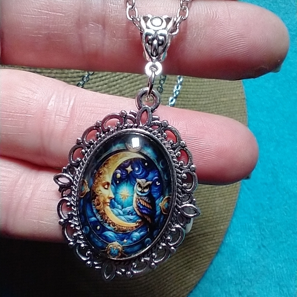 Silvertone Moon and Owl Star Pendant Necklace blue yellow night